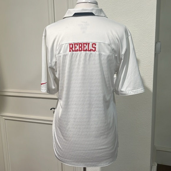 Nike Dri Fit Like New Condition Ole Miss with Rebels on the Back Shirt Size: S - Picture 11 of 11